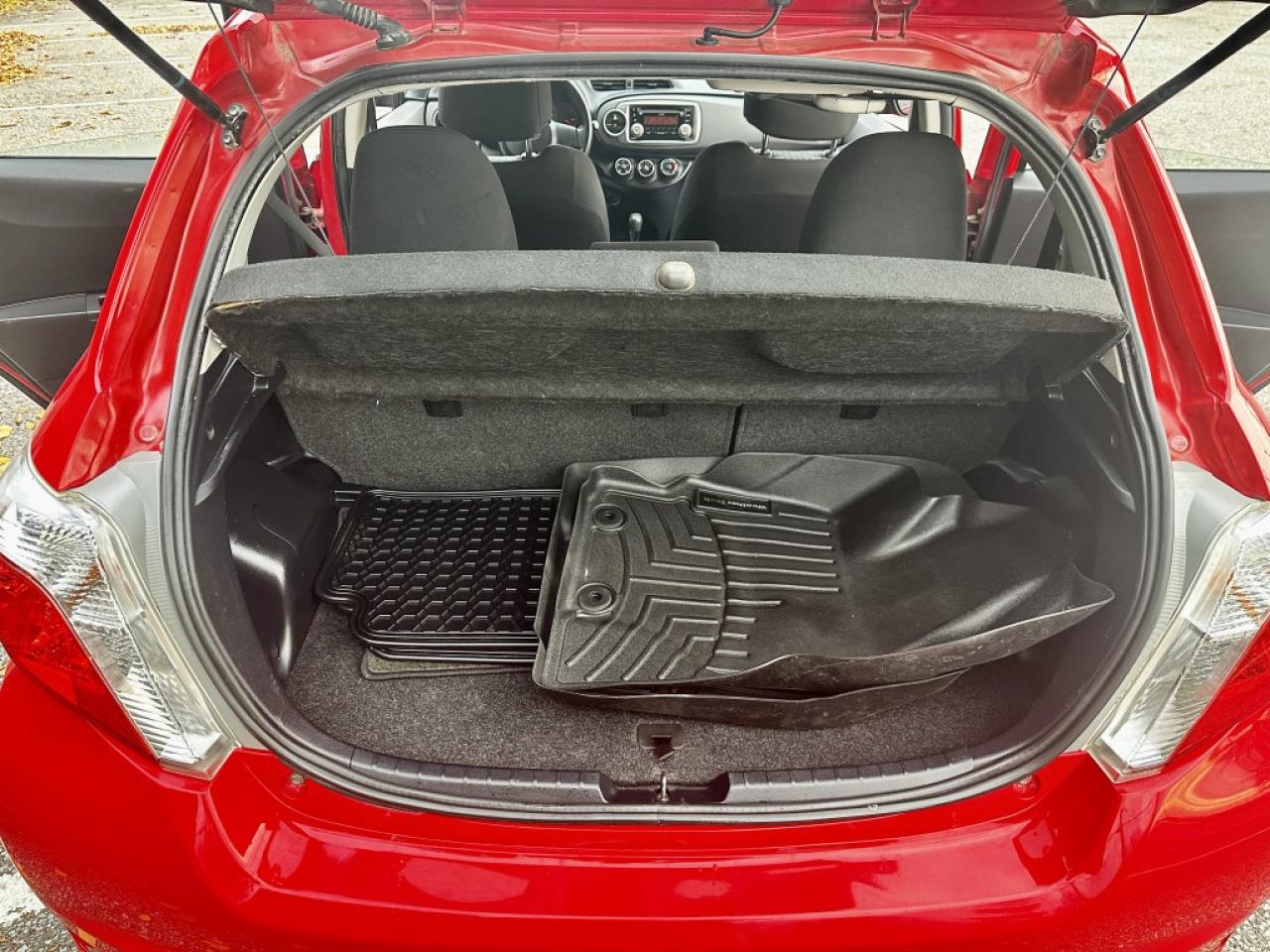 2014 Toyota Yaris LE Photo