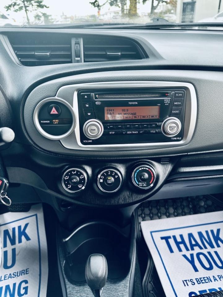 2014 Toyota Yaris LE Photo