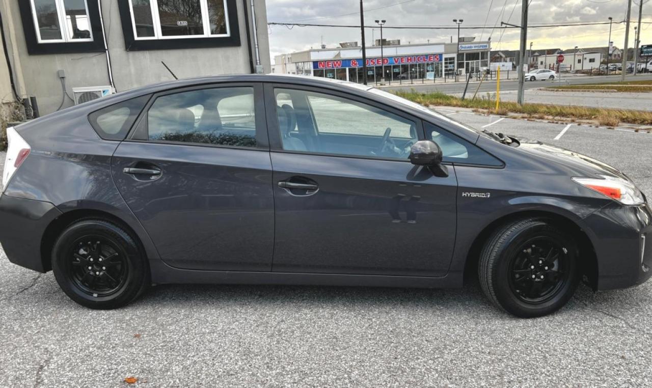 2014 Toyota Prius Three Photo