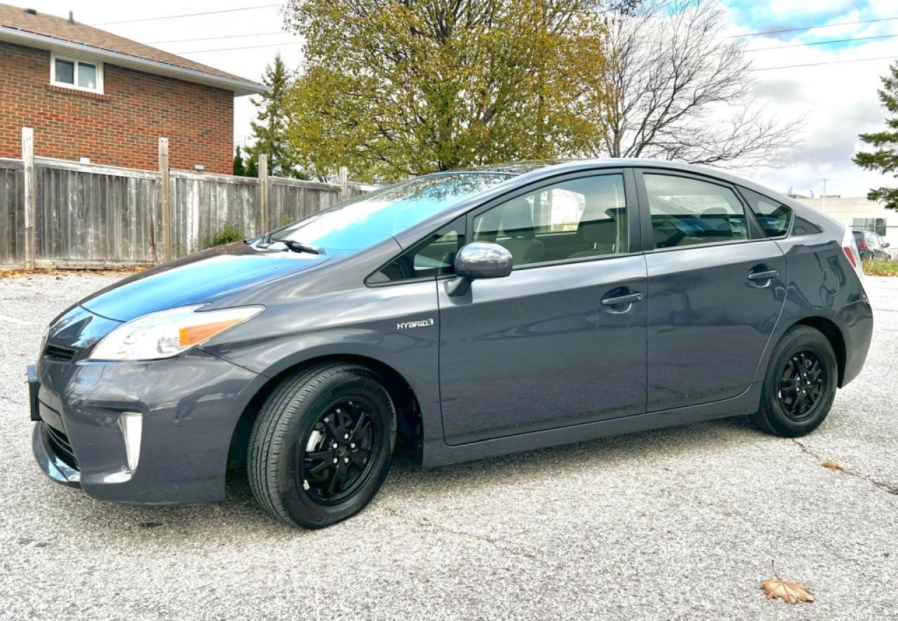 2014 Toyota Prius Three Photo
