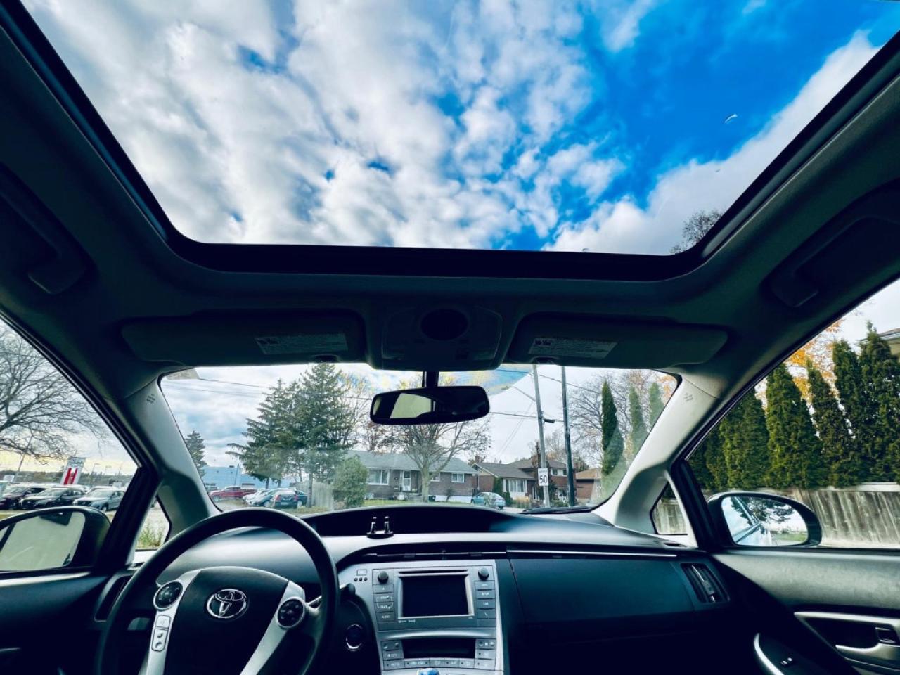 2014 Toyota Prius Three Photo