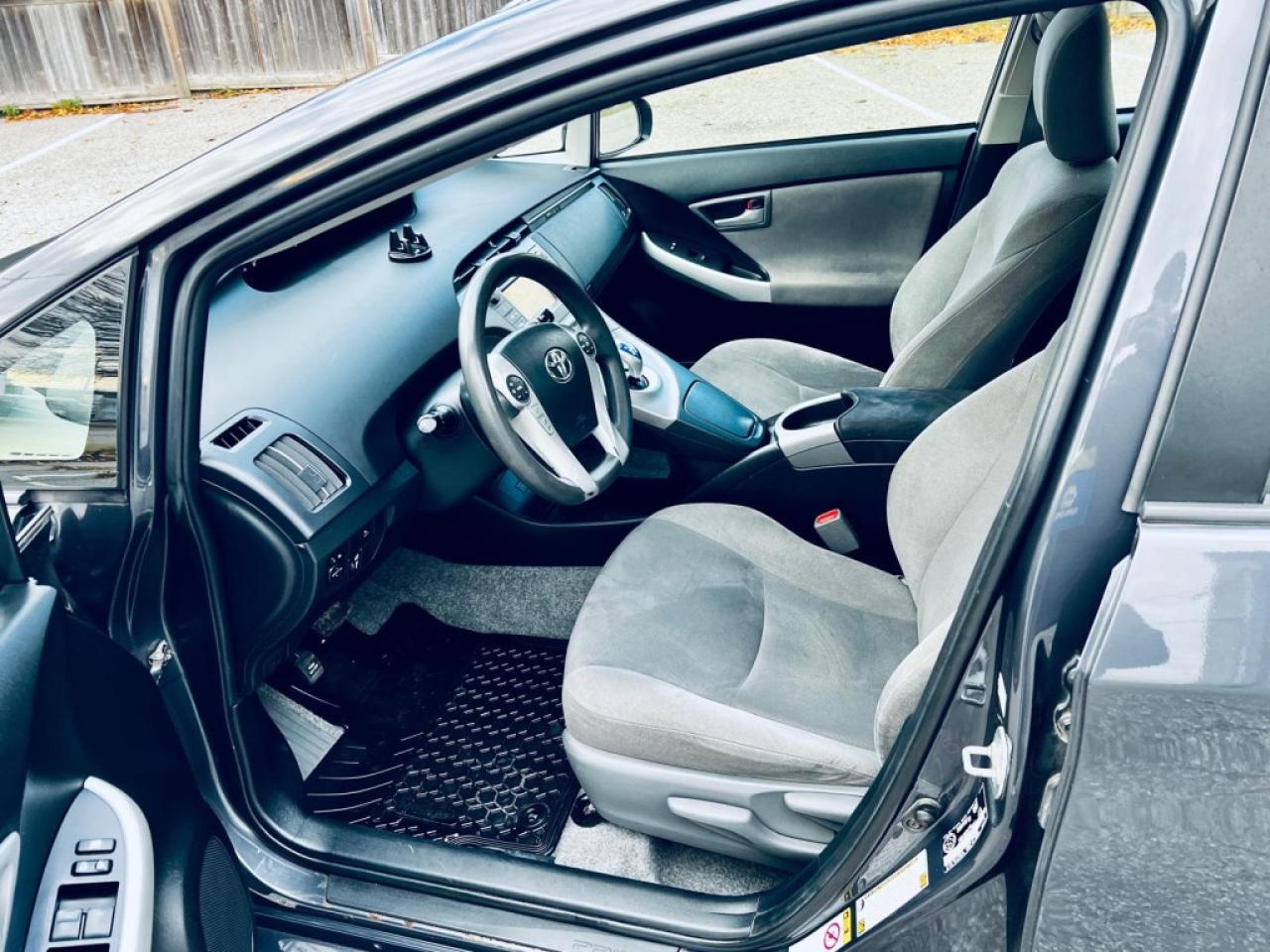 2014 Toyota Prius Three Photo