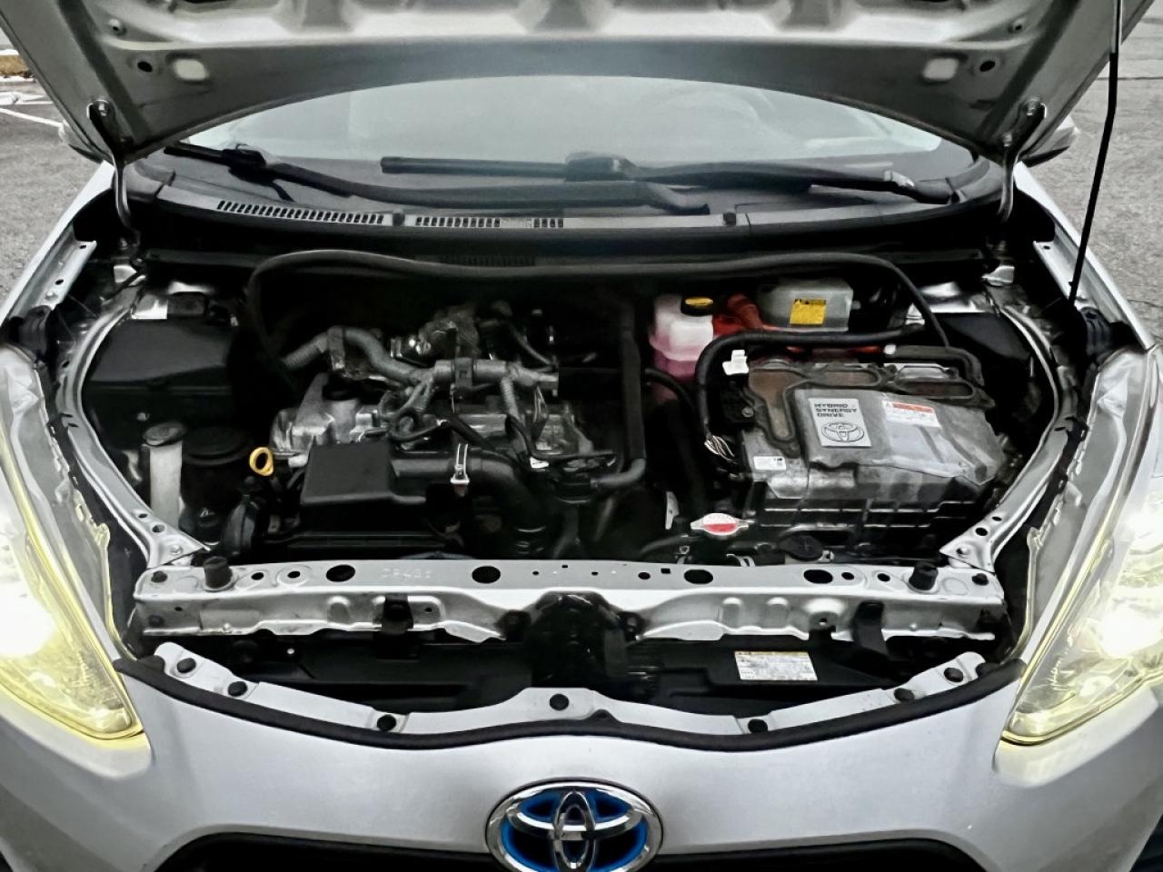 2016 Toyota Prius c Three Photo