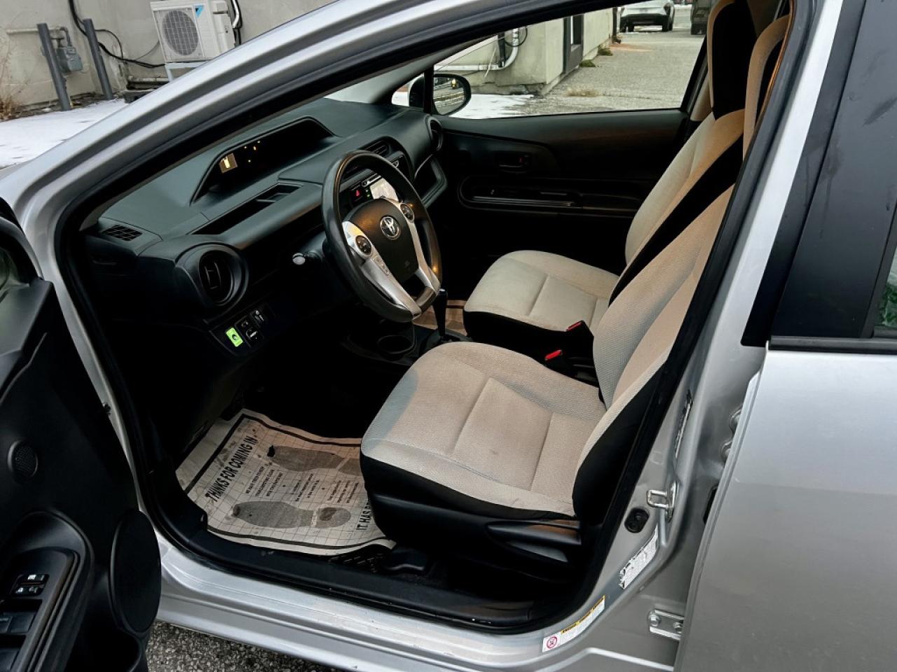 2016 Toyota Prius c Three Photo