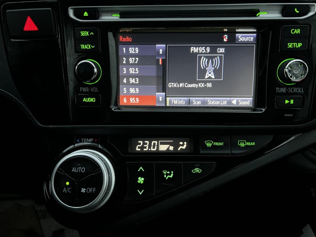 2016 Toyota Prius c Three Photo