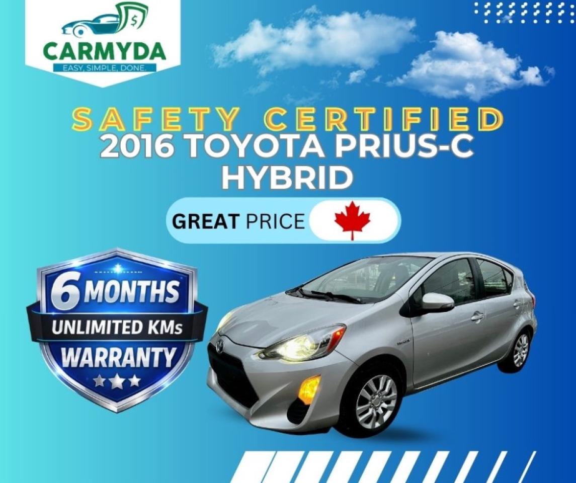 2016 Toyota Prius c Three Photo0