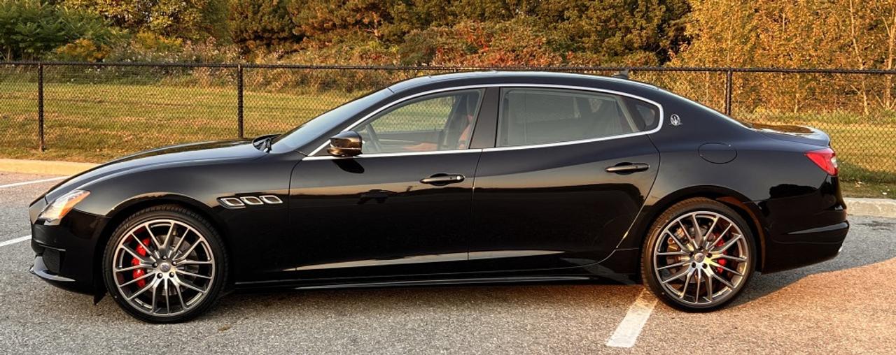 2017 Maserati Quattroporte S Q4 GranSport Photo2