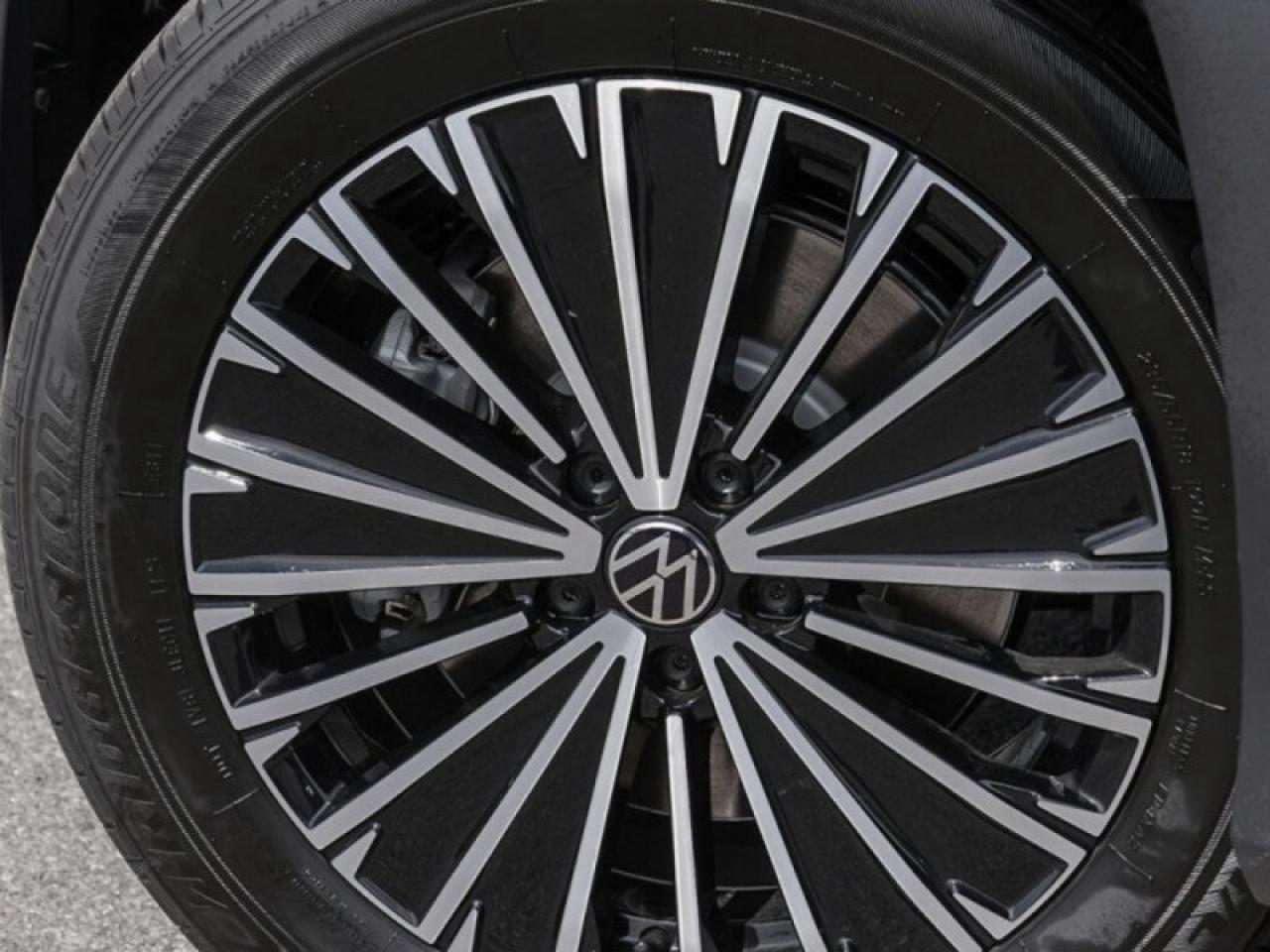 2026 Volkswagen Tiguan Comfortline  - Power Liftgate Photo