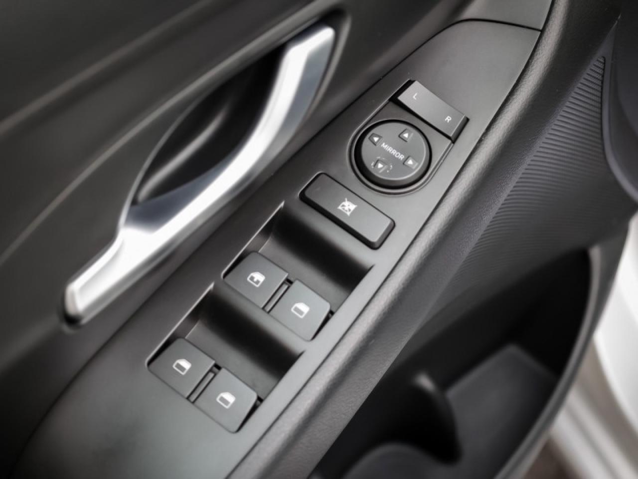 2019 Hyundai Elantra GT Preferred AT  - Android Auto - $140 B/W Photo