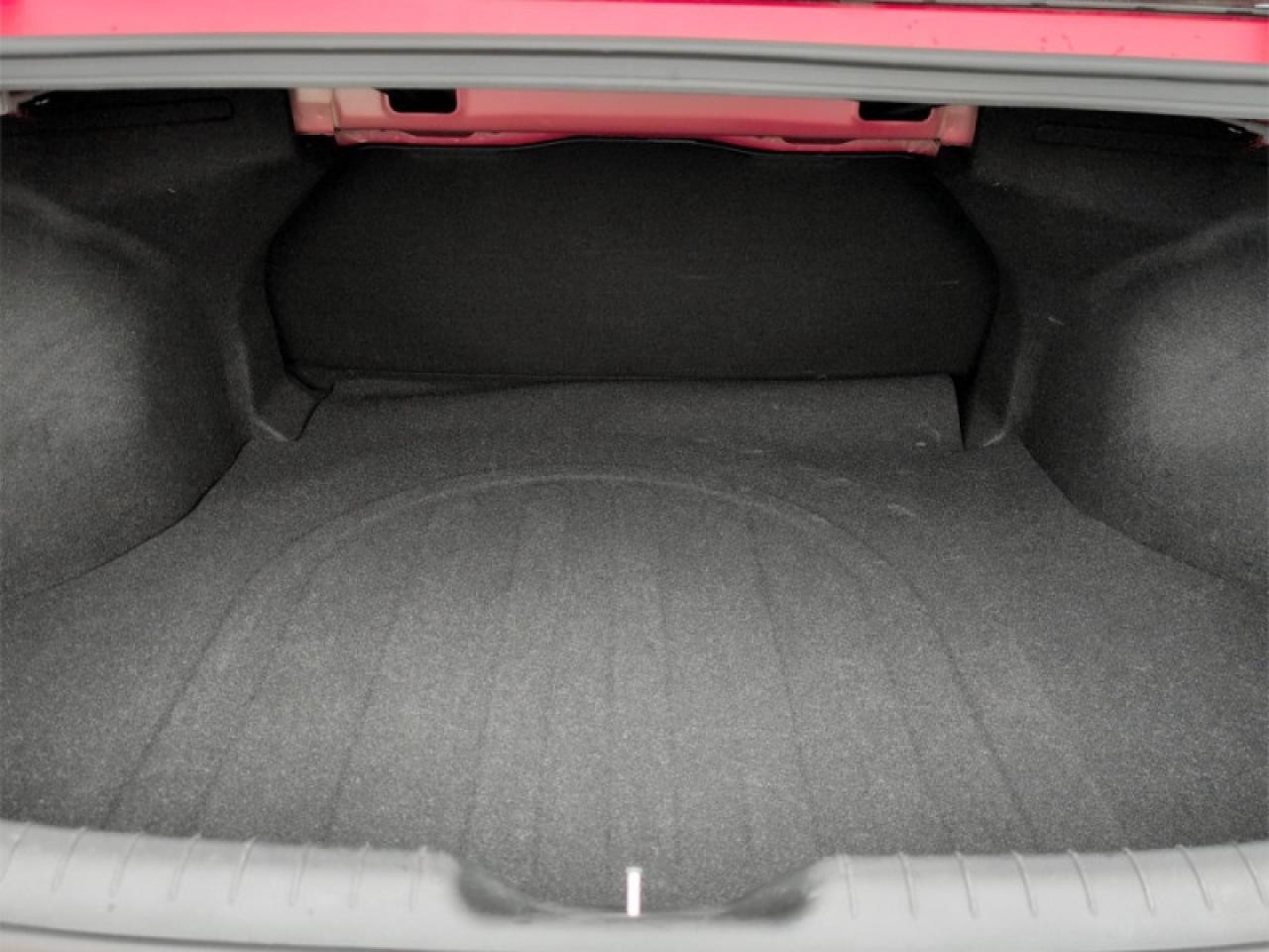 2022 Hyundai Elantra Preferred w/Sun + Tech Pkg  **1 OWNER** Photo