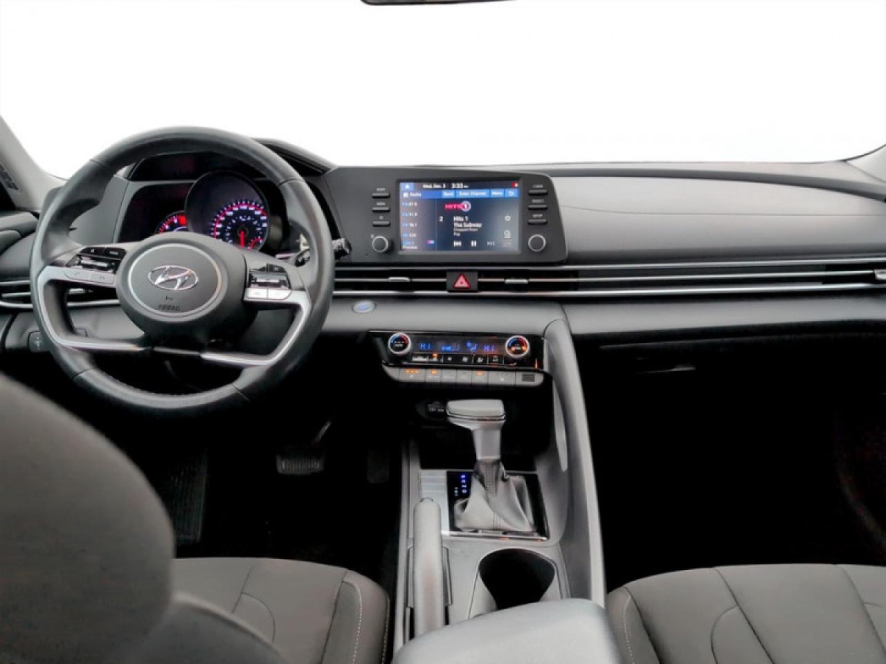 2022 Hyundai Elantra Preferred w/Sun + Tech Pkg  **1 OWNER** Photo