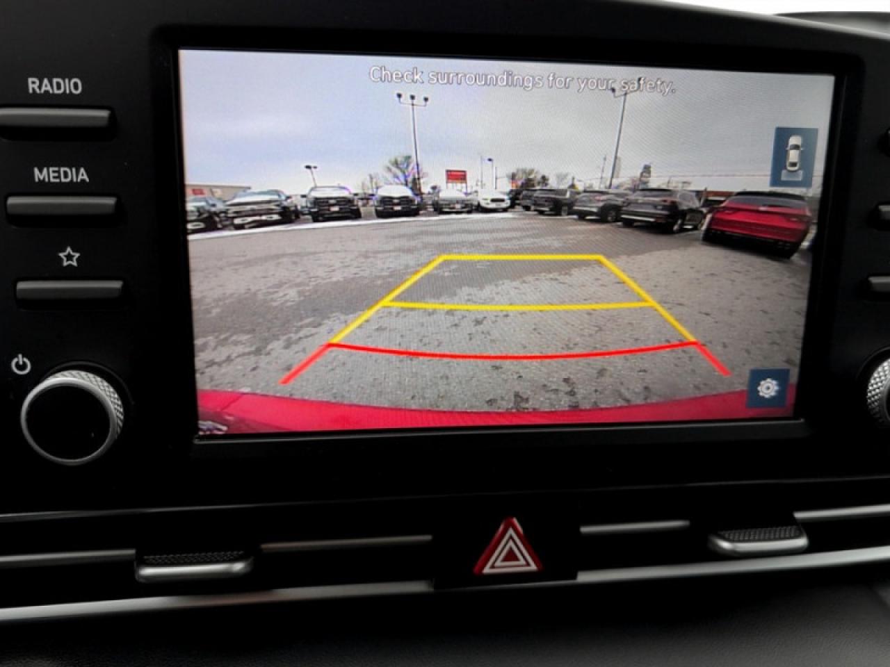 2022 Hyundai Elantra Preferred w/Sun + Tech Pkg  **1 OWNER** Photo