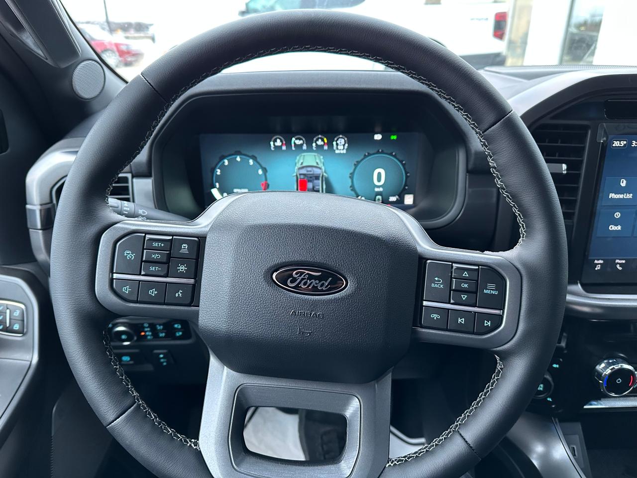 2025 Ford F-150 Lariat 4WD SuperCrew 5.5' Box Photo5