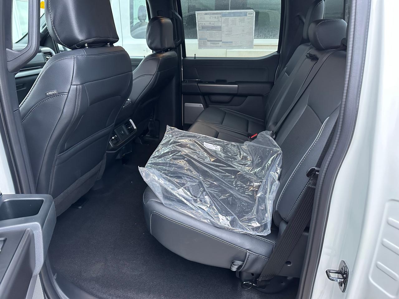 2025 Ford F-150 Lariat 4WD SuperCrew 5.5' Box Photo5