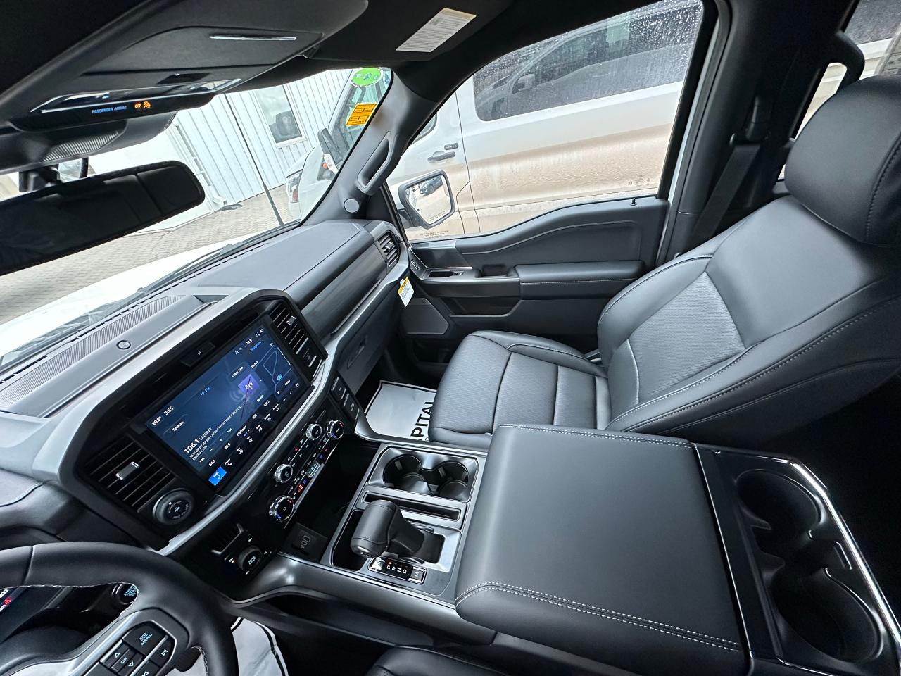 2025 Ford F-150 Lariat 4WD SuperCrew 5.5' Box Photo5