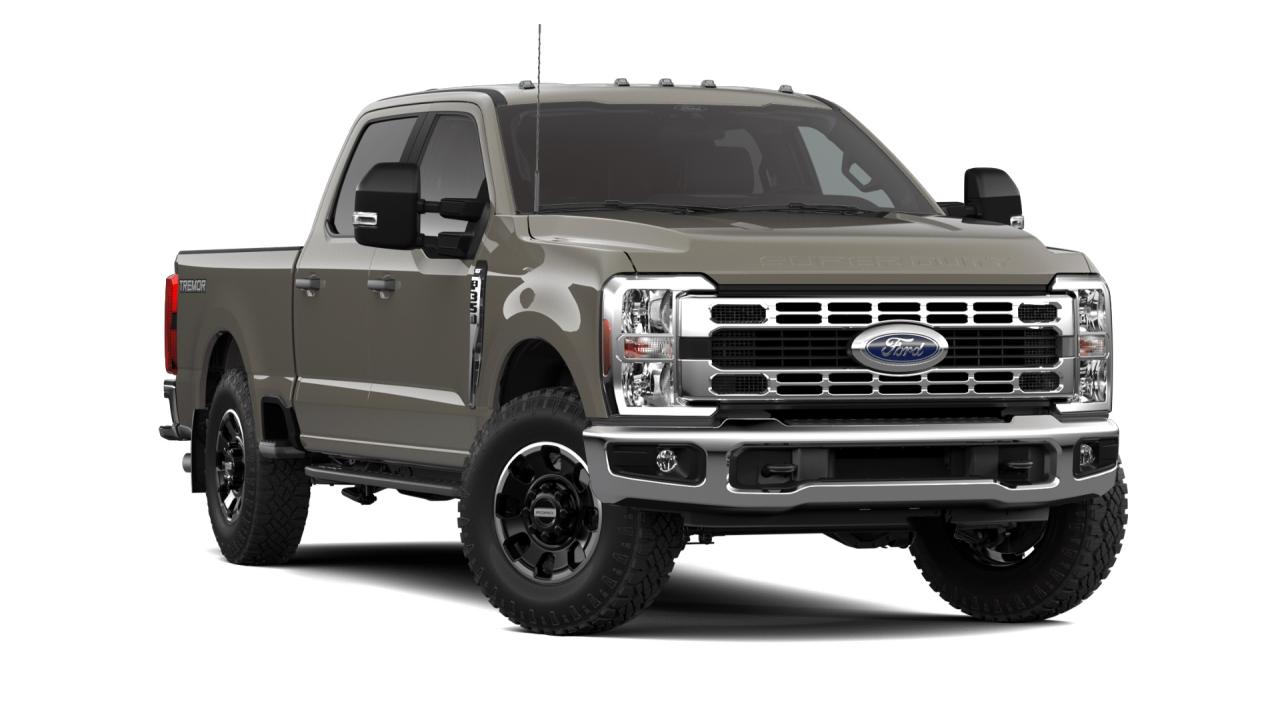 2026 Ford SUPERDUTY F-350® XLT Photo3