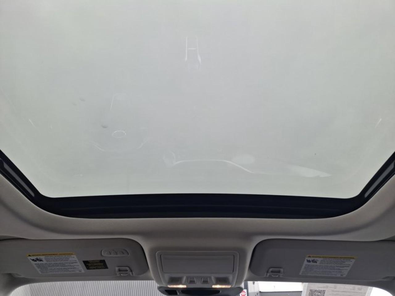 2022 Ford Escape Titanium AWD | Tow Pkg | Leather | Sunroof | Nav | Adaptive Cruise | Heated Wheel + Seats and More ! Photo