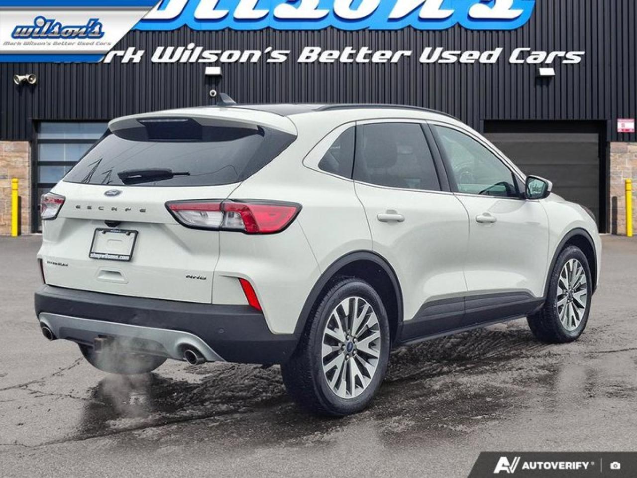 2022 Ford Escape Titanium AWD | Tow Pkg | Leather | Sunroof | Nav | Adaptive Cruise | Heated Wheel + Seats and More ! Photo