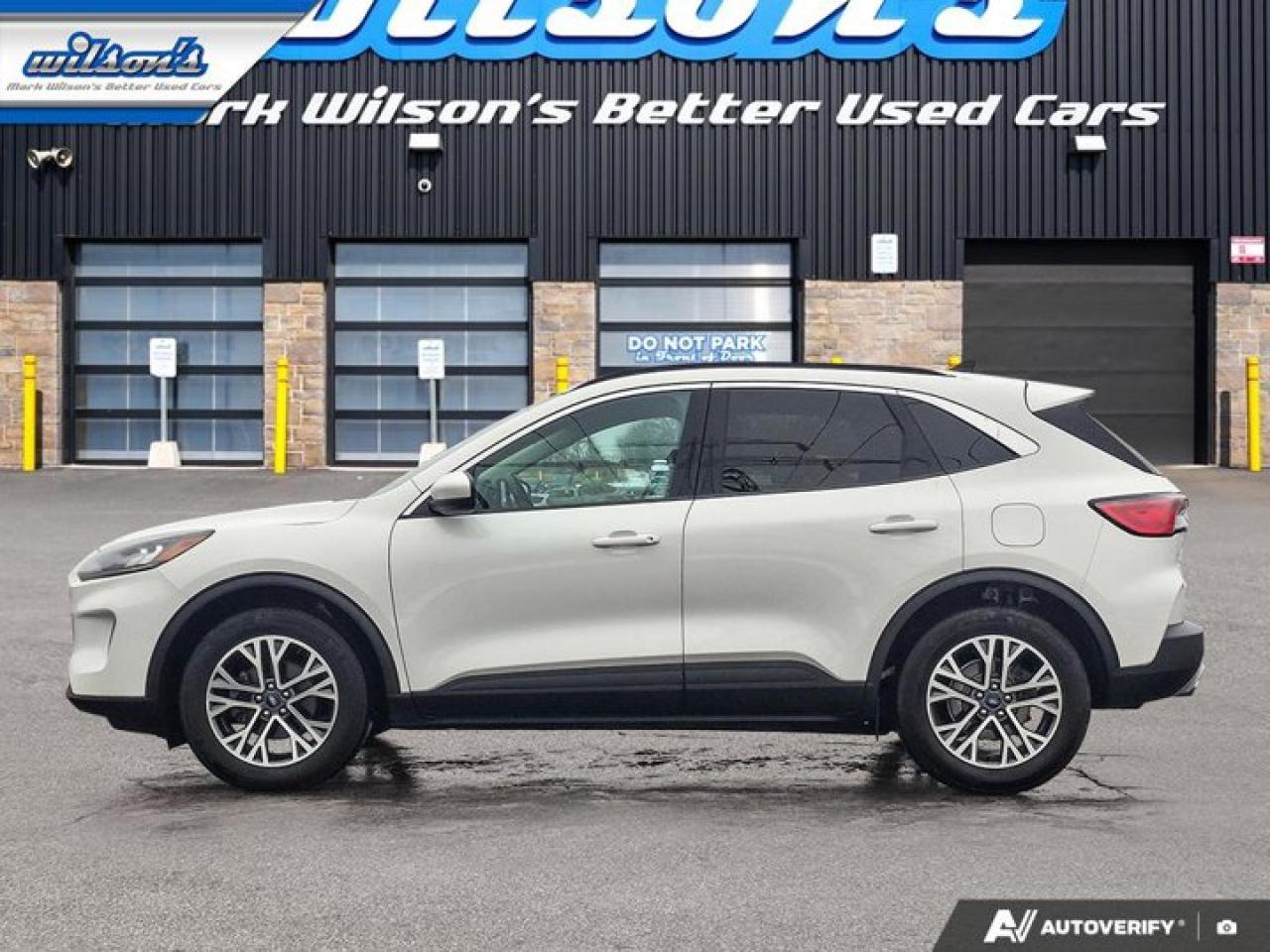 2020 Ford Escape SEL AWD | Leather | Power Seat | Remote Start | Heated Seats | CarPlay + Android | Rear Cam & More ! Photo