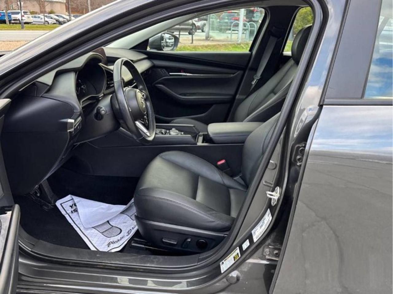 2022 Mazda MAZDA3 GS AWD | Leather | Sunroof | Heated Wheel + Seats | Adaptive Cruise | CarPlay + Android | and More ! Photo