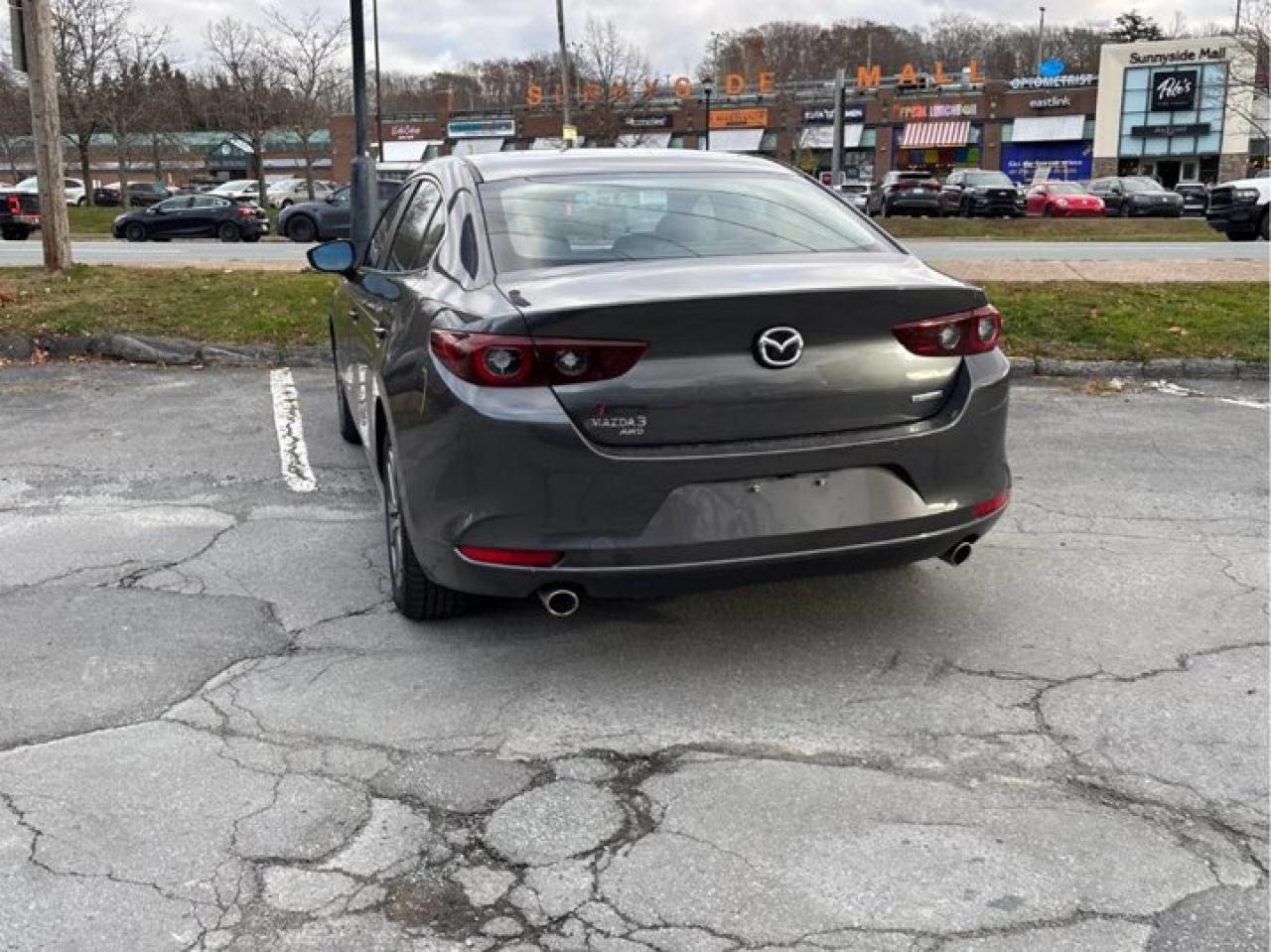 2022 Mazda MAZDA3 GS AWD | Leather | Sunroof | Heated Wheel + Seats | Adaptive Cruise | CarPlay + Android | and More ! Photo