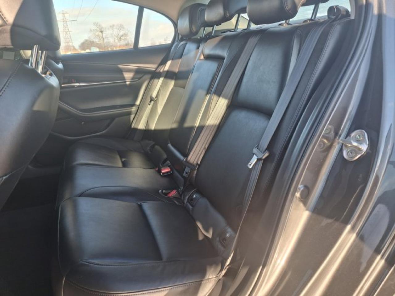 2022 Mazda MAZDA3 GS AWD | Leather | Sunroof | Heated Wheel + Seats | Adaptive Cruise | CarPlay + Android | and More ! Photo