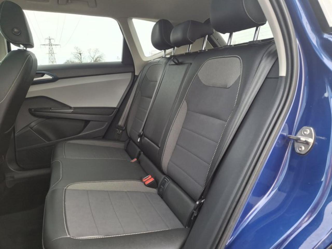 2024 Volkswagen Taos Comfortline | Panoramic Sunroof | Adaptive Cruise | Heated Wheel + Seats | CarPlay and More ! Photo