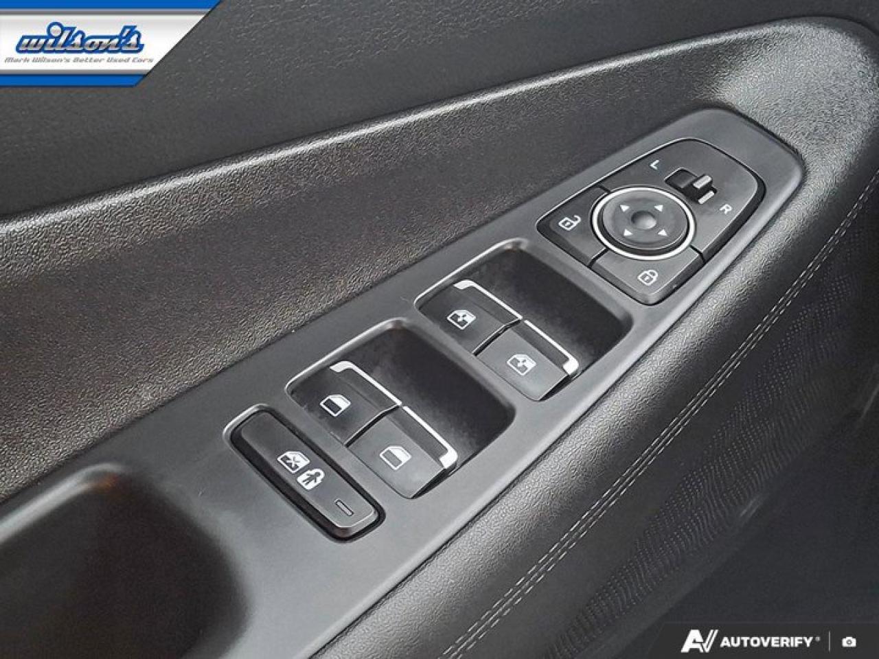 2023 Hyundai Santa Fe Preferred AWD | Nav | Adaptive Cruise | Heated Wheel + Seats | Power Seat | CarPlay and More ! Photo