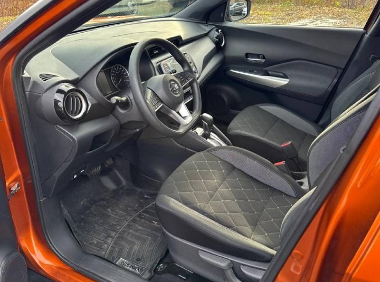 2020 Nissan Kicks SV Two Tone | Heated Seats | Remote Start | CarPlay + Android | Blind Spot | Rear Cam | and More ! Photo2