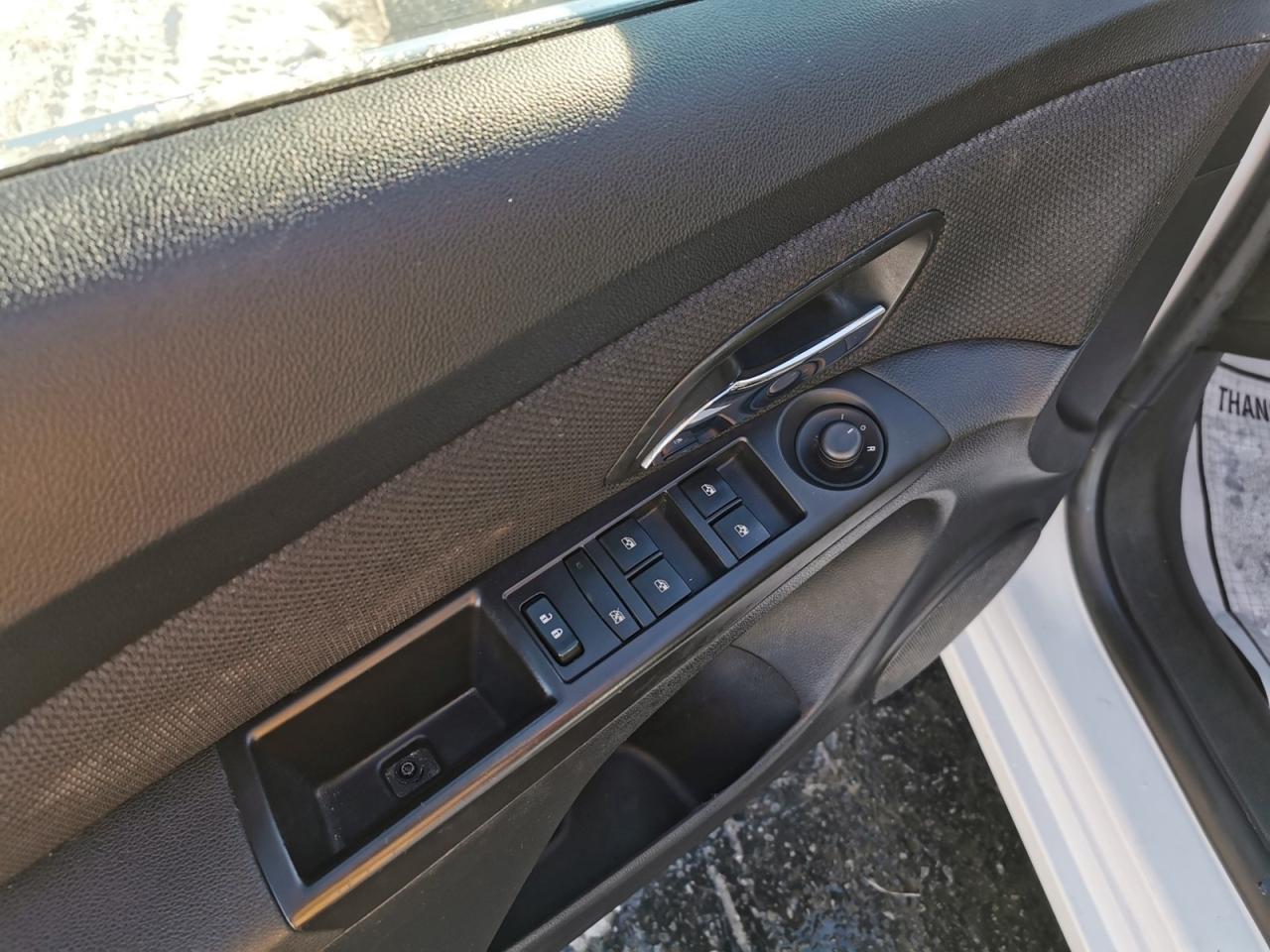 2016 Chevrolet Cruze Limited 1LT Photo