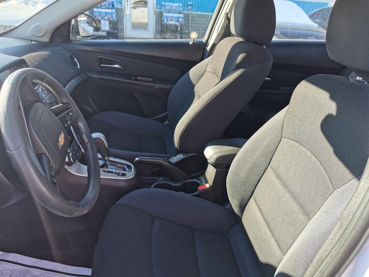 2016 Chevrolet Cruze Limited 1LT Photo