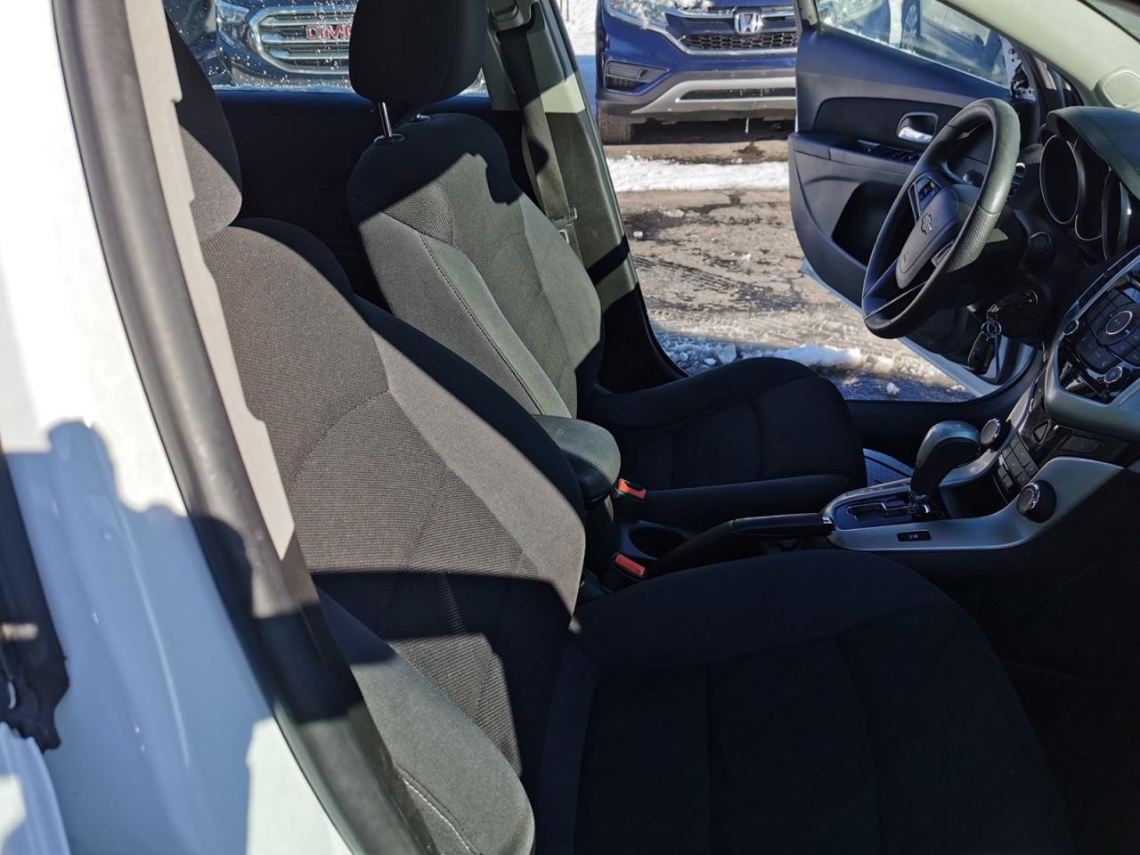 2016 Chevrolet Cruze Limited 1LT Photo