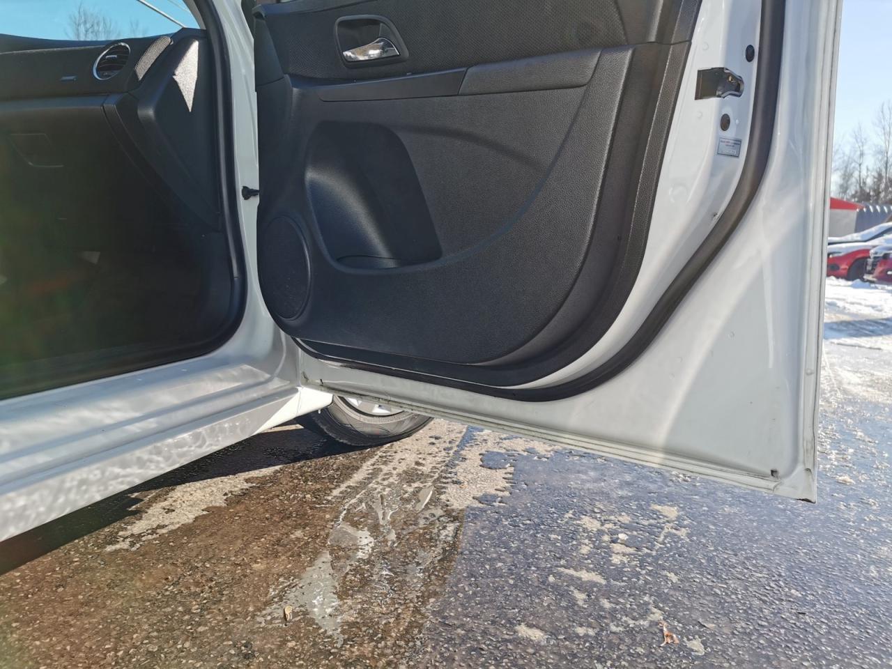 2016 Chevrolet Cruze Limited 1LT Photo