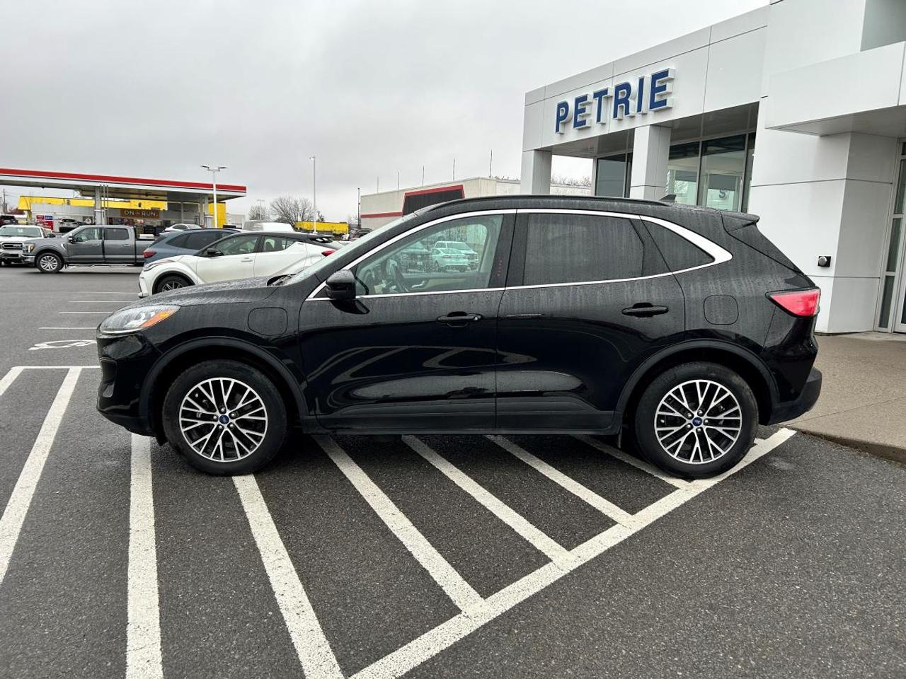 2022 Ford Escape Hybrid Titanium Plug-In Photo