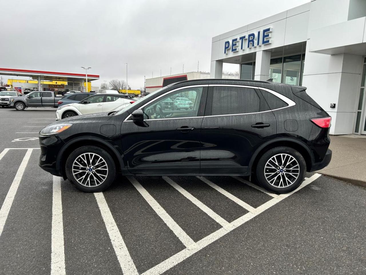 2022 Ford Escape Hybrid Titanium Plug-In Photo