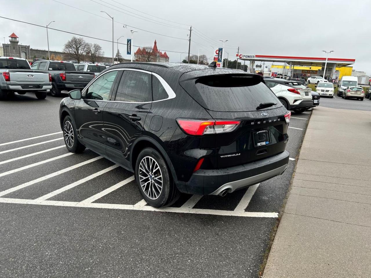 2022 Ford Escape Hybrid Titanium Plug-In Photo