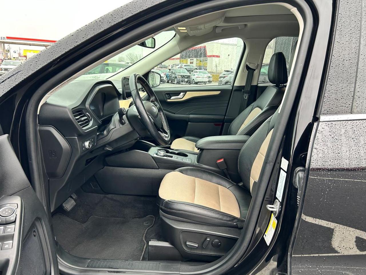 2022 Ford Escape Hybrid Titanium Plug-In Photo