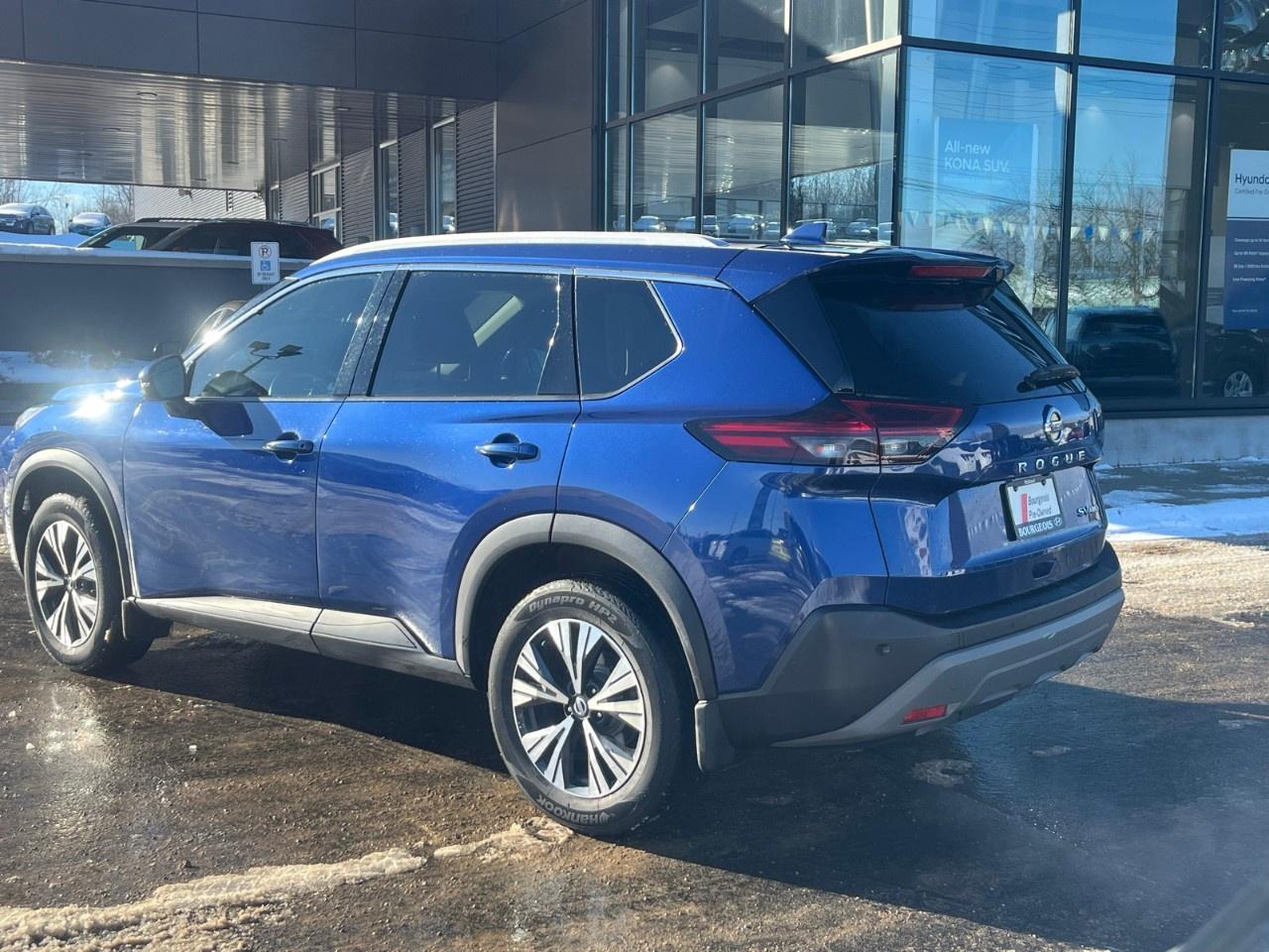 2021 Nissan Rogue AWD SV Photo4