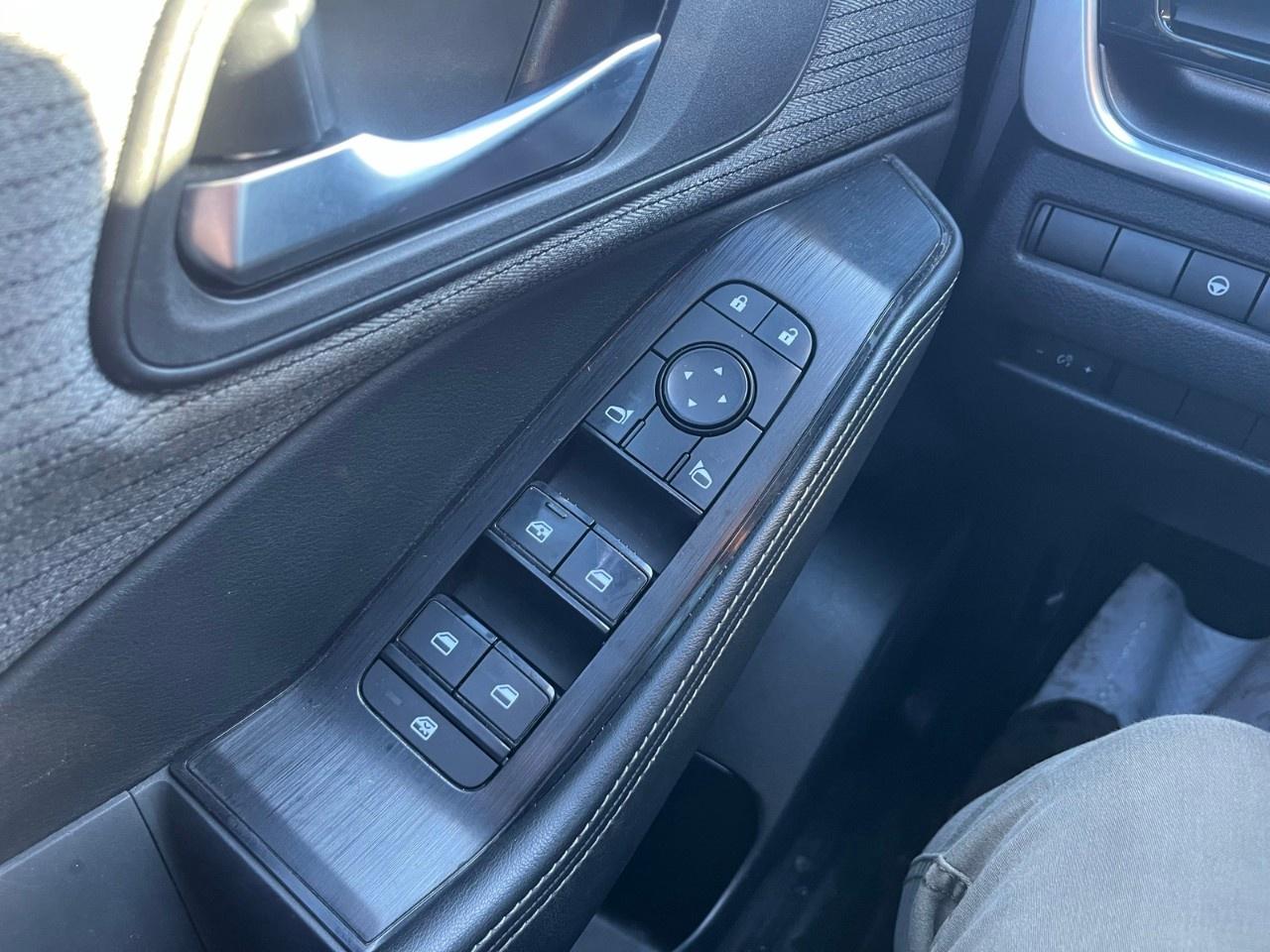 2021 Nissan Rogue AWD SV Photo