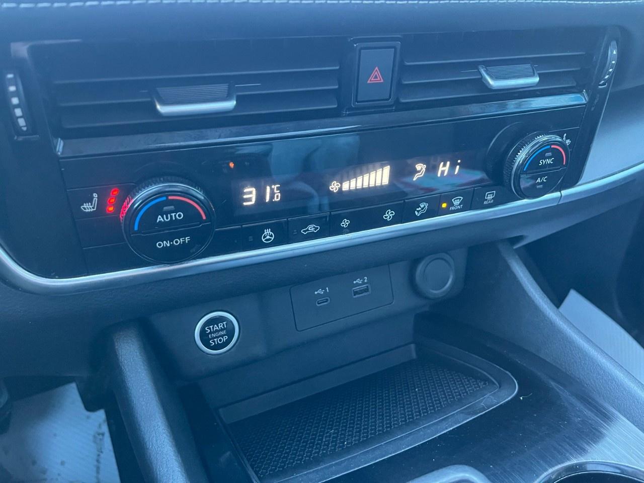 2021 Nissan Rogue AWD SV Photo