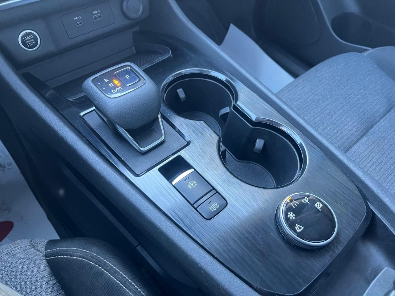 2021 Nissan Rogue AWD SV Photo