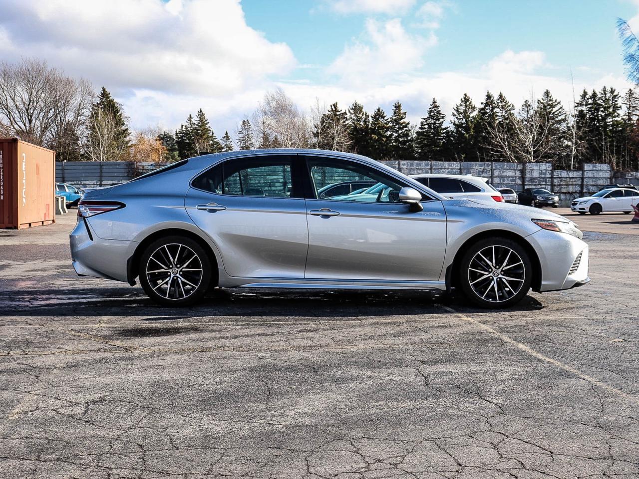 2018 Toyota Camry XSE Photo2