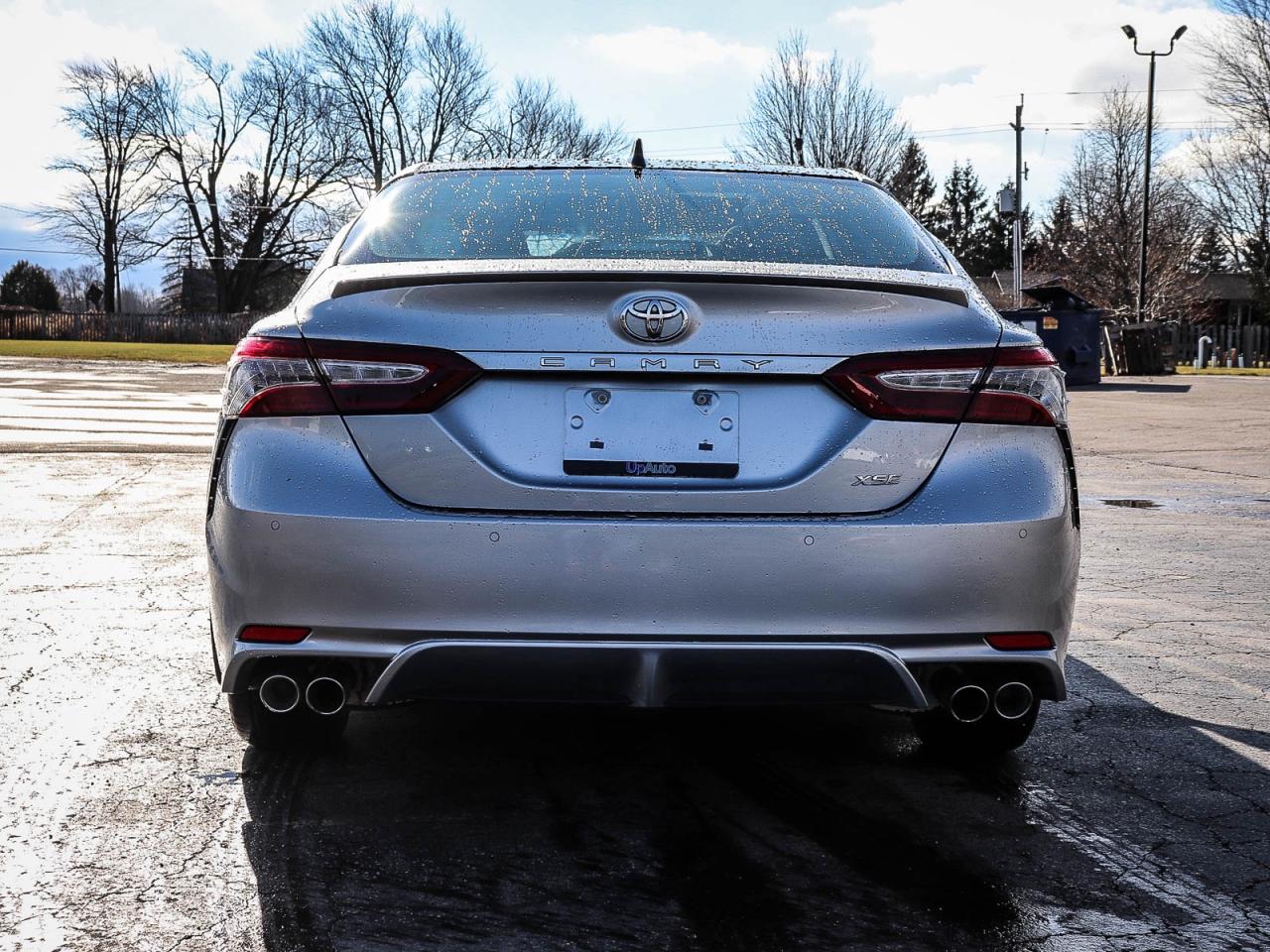 2018 Toyota Camry XSE Photo3