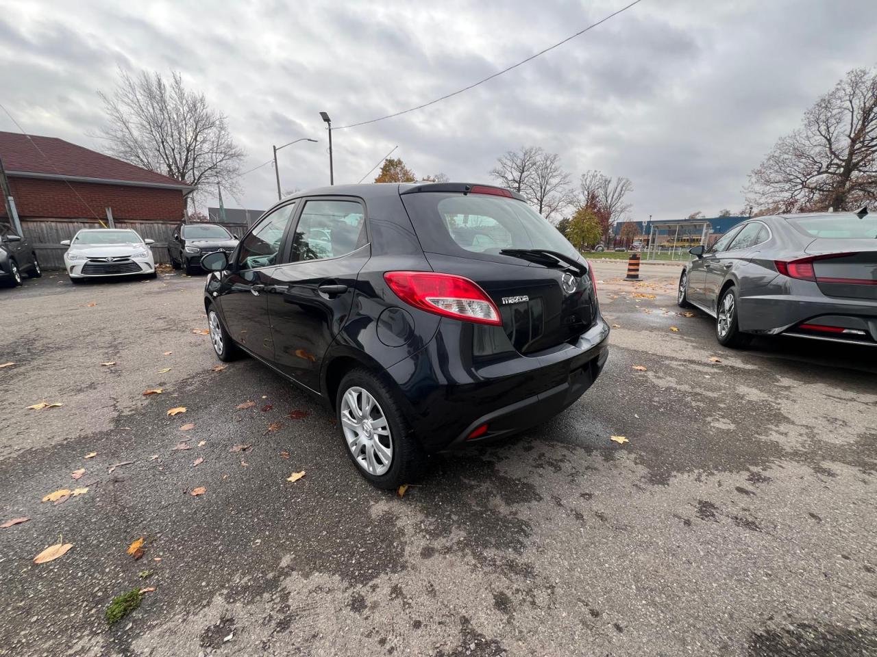 2014 Mazda MAZDA2 GX Photo2