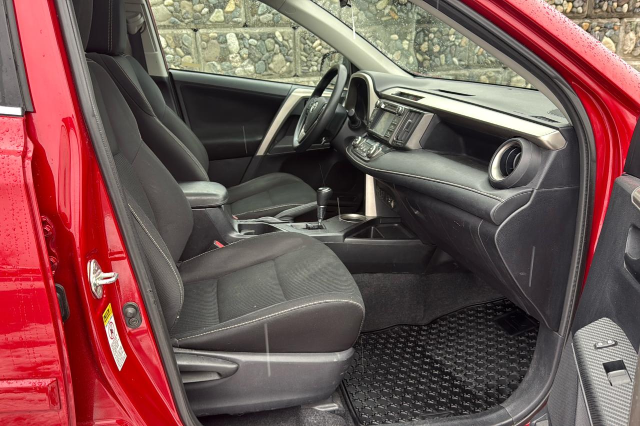 2013 Toyota RAV4 XLE Photo