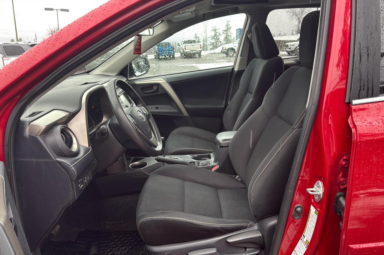 2013 Toyota RAV4 XLE Photo