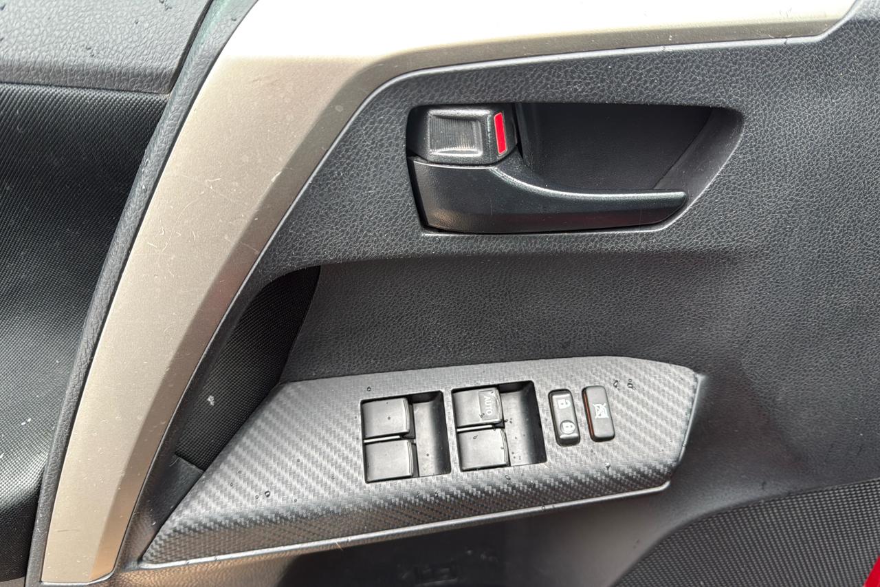 2013 Toyota RAV4 XLE Photo