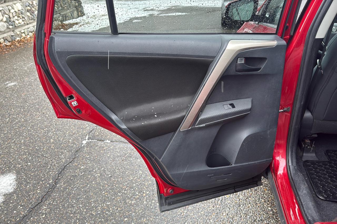 2013 Toyota RAV4 XLE Photo