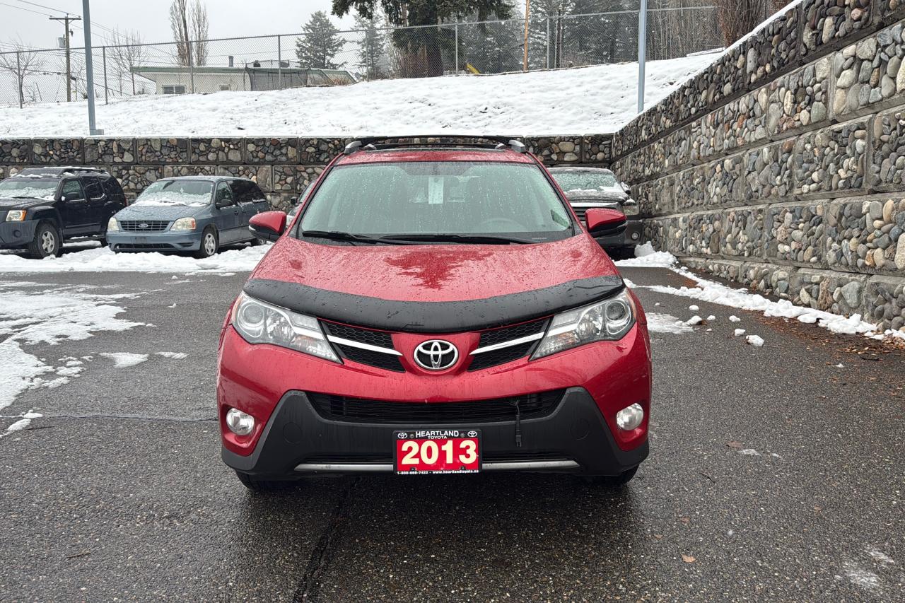 2013 Toyota RAV4 XLE Photo1