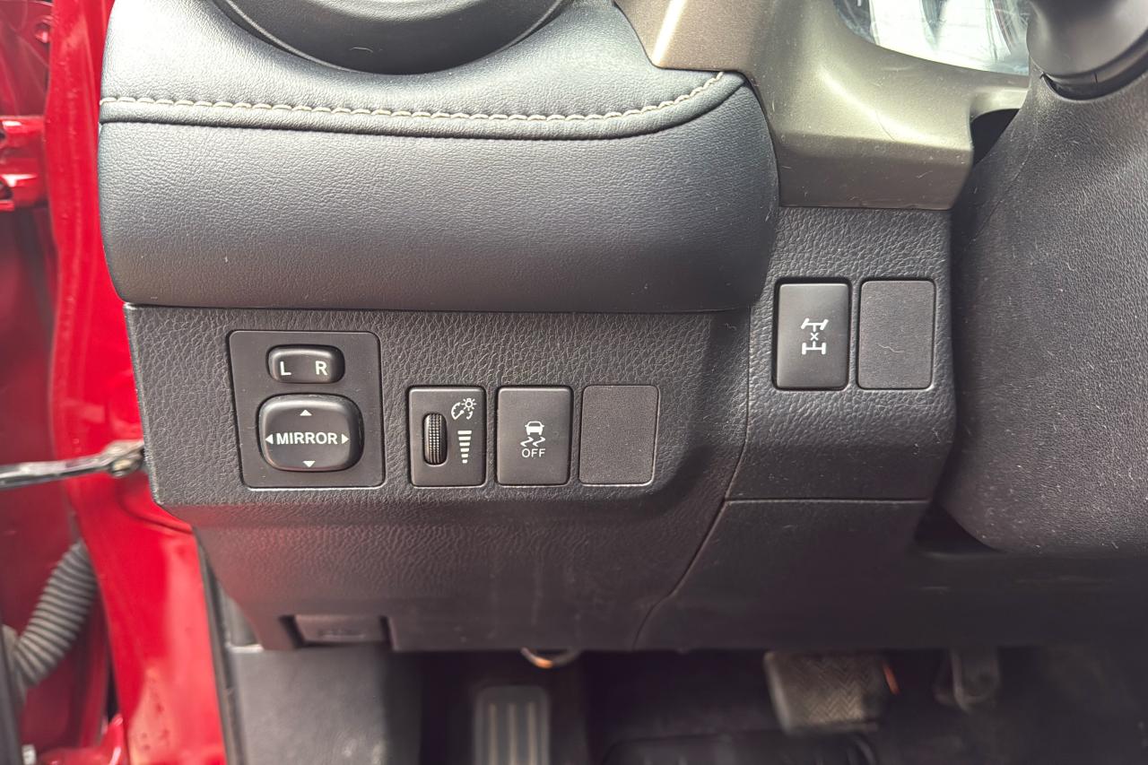 2013 Toyota RAV4 XLE Photo